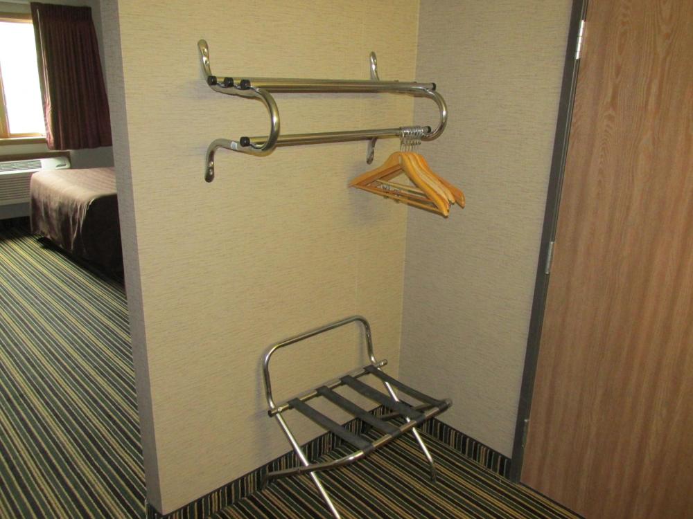 Double Room with Pool View interior